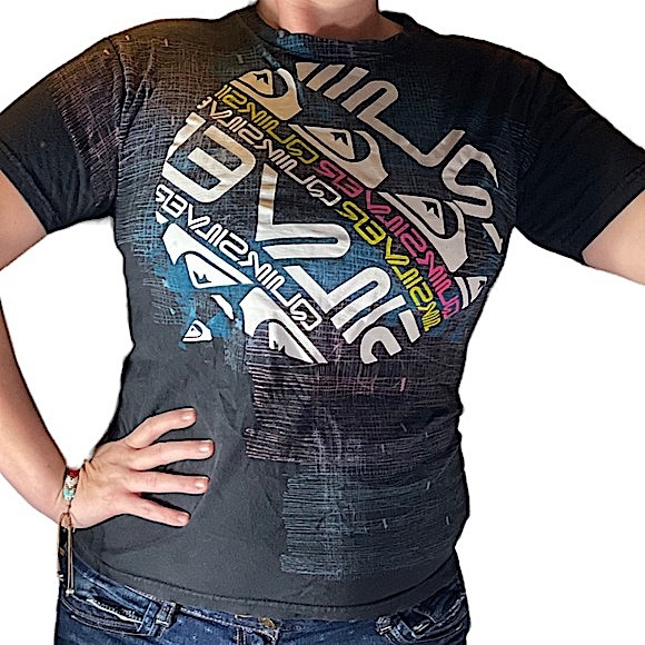 Quicksilver size large black shirt with colorful image on front & blue back logo - Picture 2 of 7